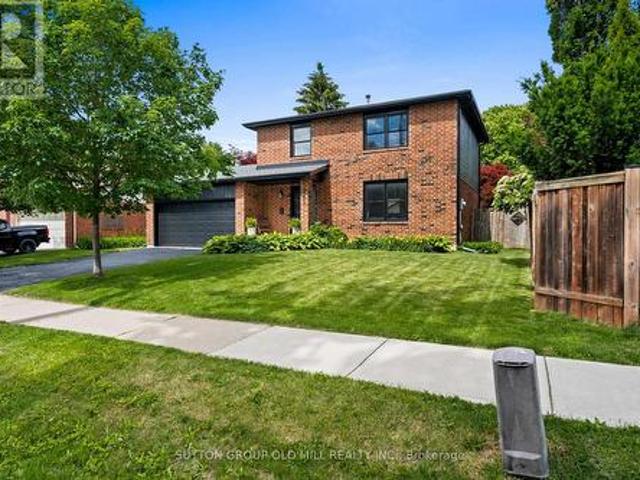 262 Chalmers Street, Oakville, ON, L6L 6A7 house for sale | Listing ID W13476 | Royal LePage