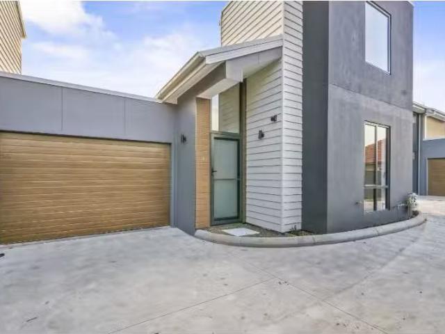2/62 Brisbane Street, EAST MAITLAND Townhouse for rent Listed.