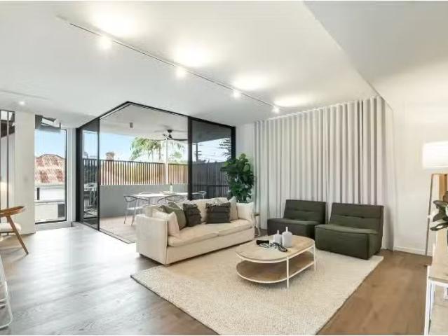 2/62 Shirley Street, BYRON BAY House for rent Listed by Emily.