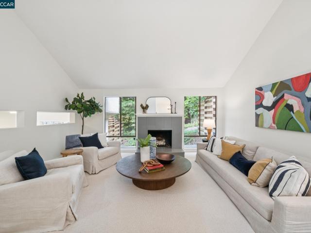 262 Paseo Bernal