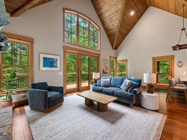 2634 Mountain Tops Road