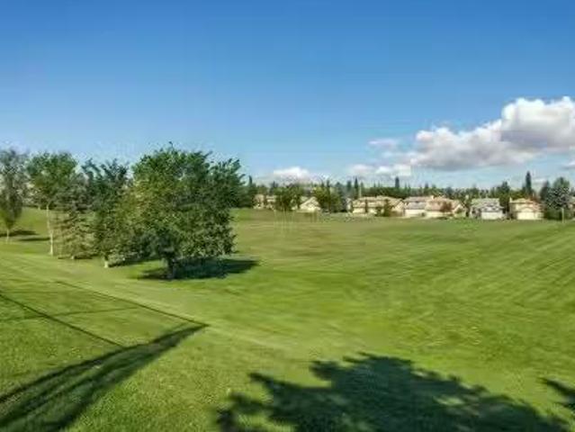 2634 Signal Hill Heights Sw, Calgary, AB, T3H 3P3 semi detac.