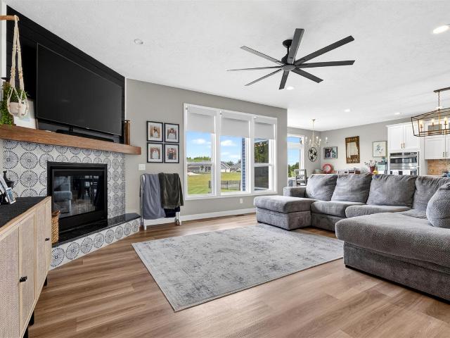 2636 Wood Swallow Avenue