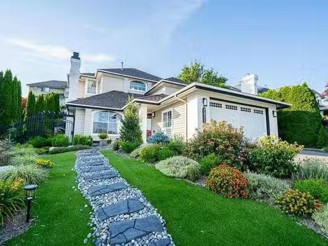 2637 Sandstone Crescent, Coquitlam, BC, V3E 2T8 house for sa.
