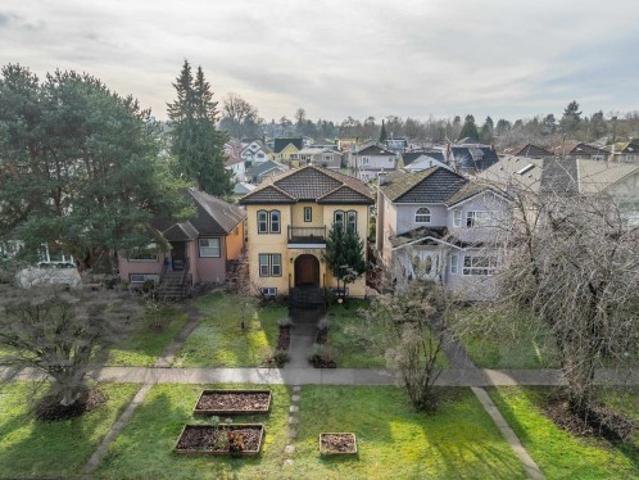 2638 Charles Street, Vancouver, BC, V5K 3A5 house for sale | Listing ID R3087 | Royal LePage