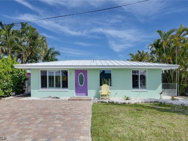 2639 Bridgeview St, Matlacha, FL 33993 | MLS #2026017