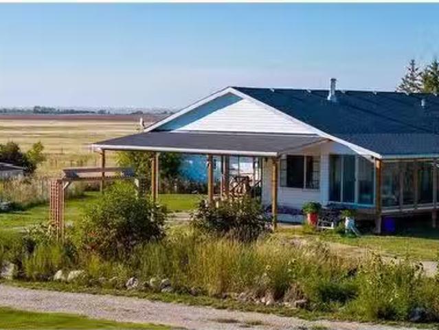 263023 Range Road 261, Rural Rocky View County, AB, T0M 1G0.