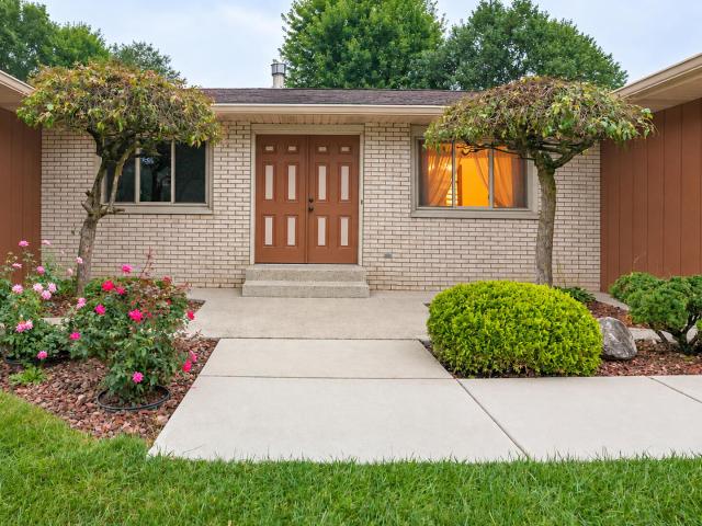 2633 N Stuyvesant Lane