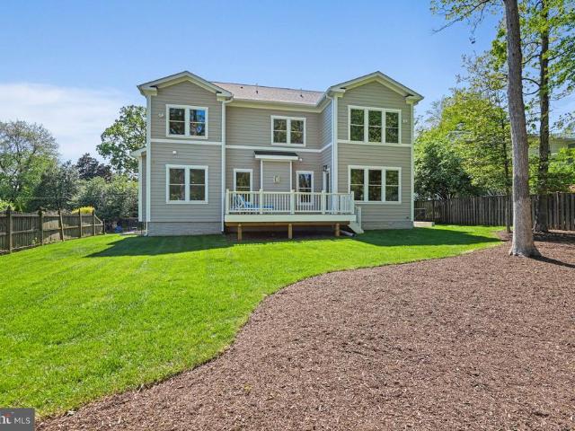 2633 Wooster Court
