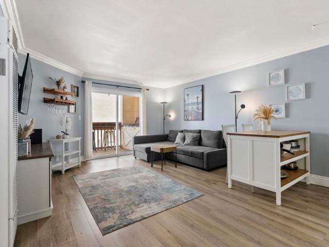 263 Dahlia Ave Unit 2