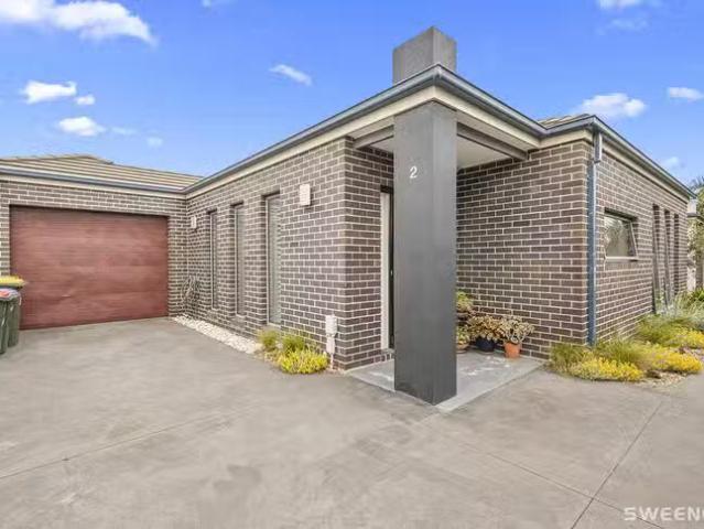 2/63 Mcintyre Drive, Altona, VIC 3018