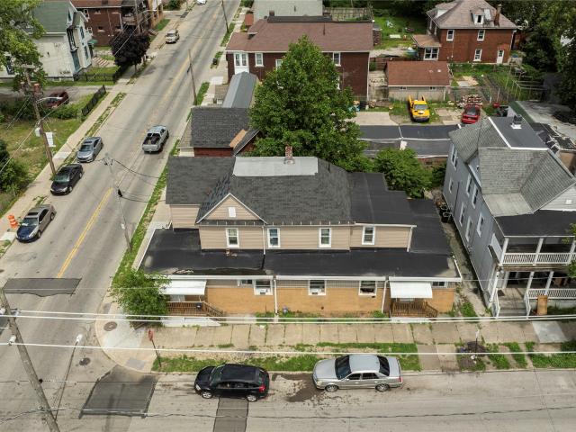 263 W 18TH Street