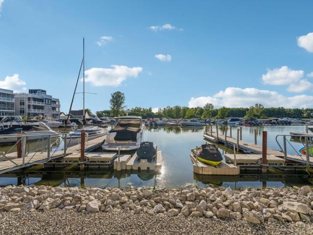 2644 S Waterside Court