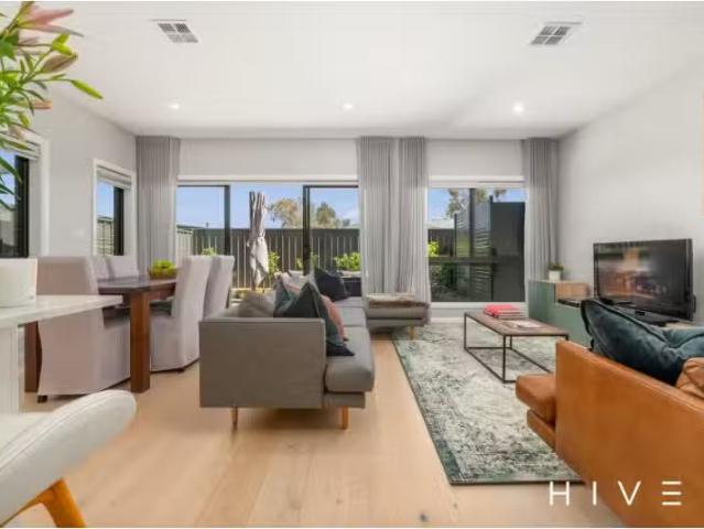 26/45 Negus Crescent, Watson Townhouse for rent Listed by Sim.