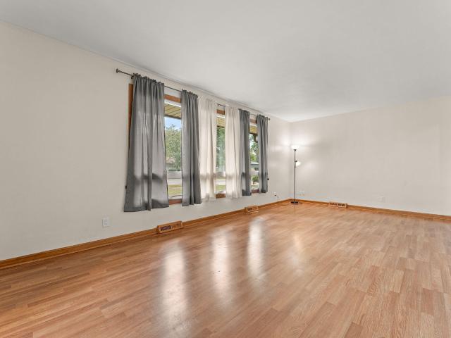 2648 Walnut Street