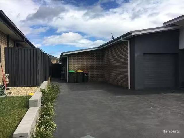 2/64 Chalker Street, Thirlmere, NSW 2572