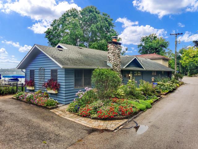 264 W Park Dr