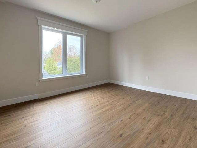 2654 Old Montreal Rd — 1 Bedroom + Flex