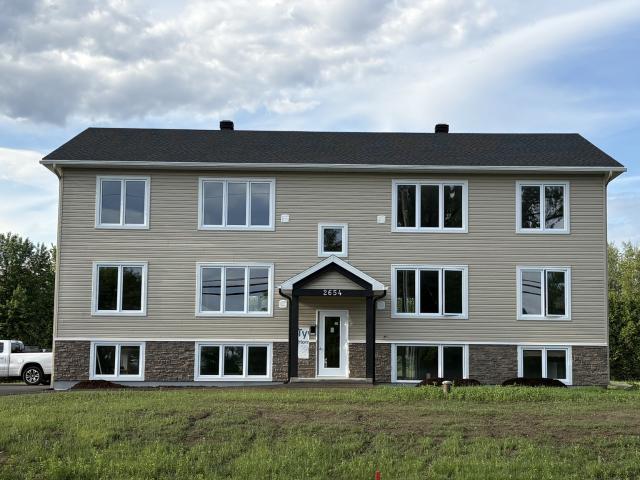 2654 Old Montreal Rd 1 Bedroom + Flex Apartment for Rent