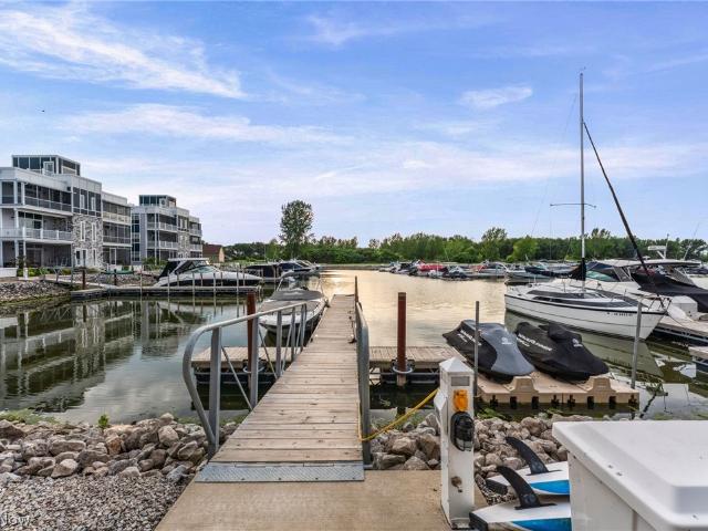 2656 S Waterside Court 911