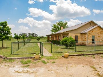 2657 W Sabinal Rd, Utopia, TX 78884 | MLS #1966