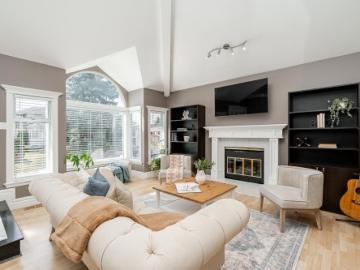 Greater Vancouver - Garden, Fireplace, Parking