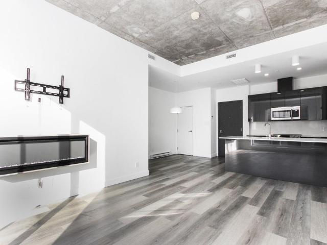 265, Boul. Hymus, 814, Pointe Claire