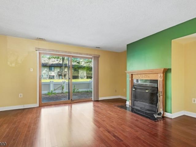 265 Hampshire Dr