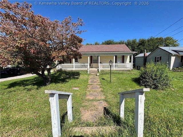 265 Pike St, Hartford, WV 25247
