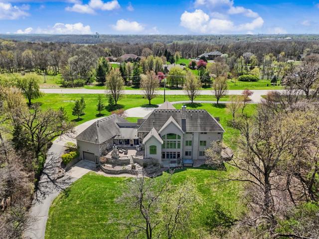 265 W Riverside Road