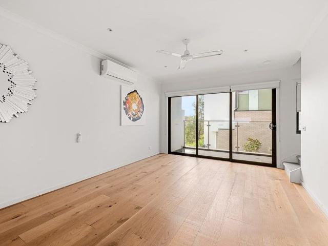 2/65 Turana Street, DONCASTER