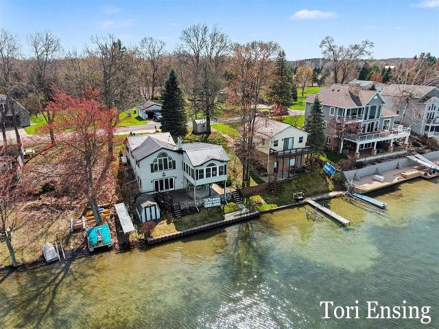 2662 Lakeside Drive