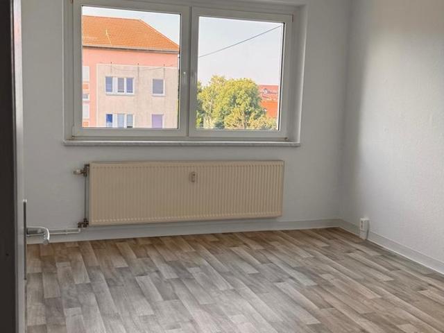 266 € | 69 qm | 4 ZKB Balkon | Günstige Fernwärme