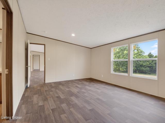 266 Cedar Rdg Ln