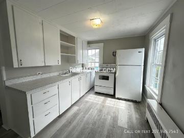 266 Center St. Apt 2 beds, 1 full bath