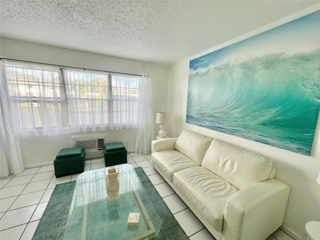 266 Oakridge N, Unit 266, Deerfield Beach, FL 33442 | MLS #B26017