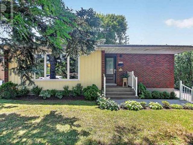 2670 Iris Street, Ottawa, ON, K2C 1E5 house for sale | Listing ID X13505 | Royal LePage
