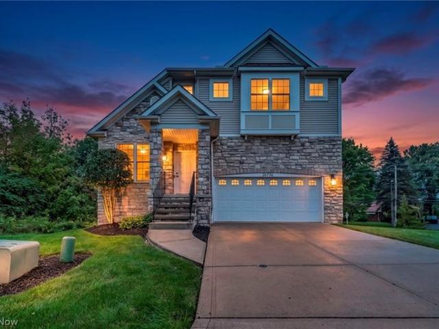 26736 Rue Saint Ann Ct, Warrensville Heights, OH 44128