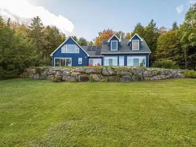 267 Chalet Drive, Vaughan, NS, B0N 2T0 Luxury House for sale.