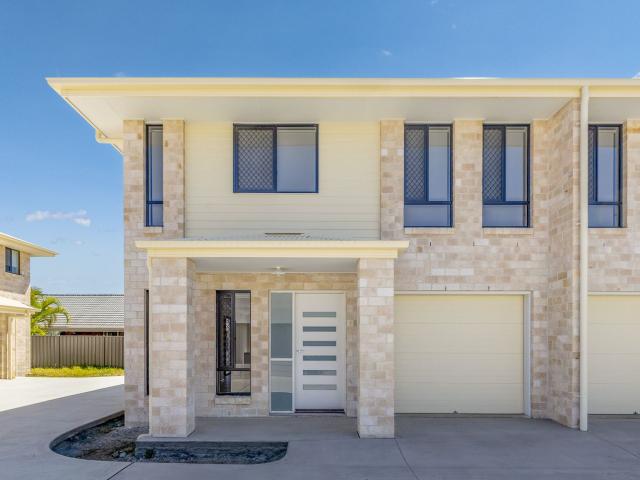 2/67 Hillyard Street, PIALBA, QLD 4655