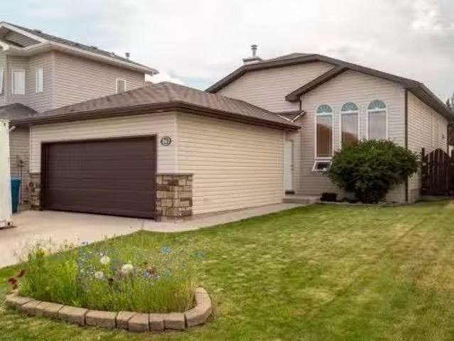 267 Squamish Court West, Lethbridge, AB, T1K 7Y9 house for s.