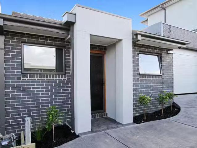 2/67 Purinuan Road, Reservoir, VIC 3073