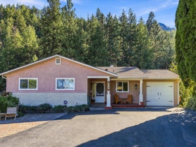 2684 Alhambra Drive, West Kelowna, BC, V1Z 3A8 house for sale | Listing ID 10400 | Royal LePage