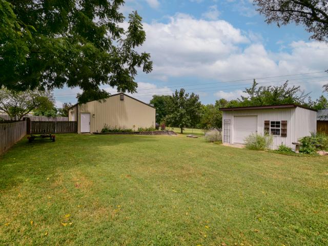 2685 W Farm Road 182