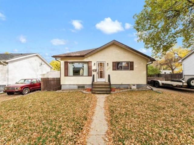 2685 15 Avenue Se, Medicine Hat, AB, T1A 4C7 house for sale | Listing ID A2351 | Royal LePage