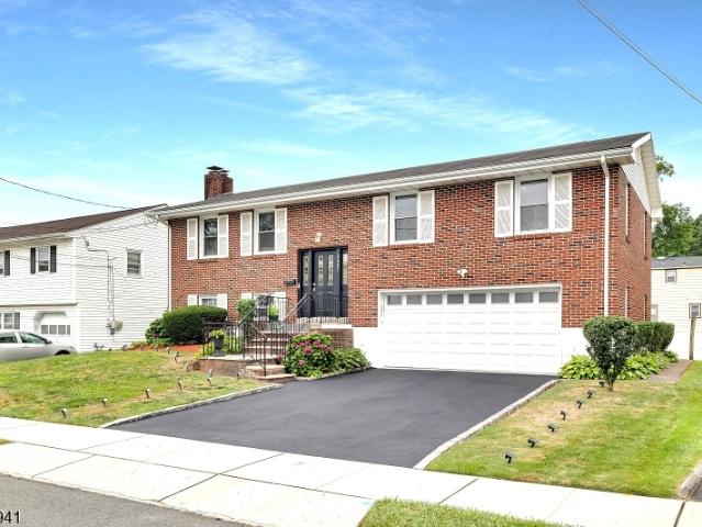 2687 Hawthorne Ave