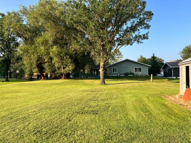 2689 and 2688 Oak Loop NW