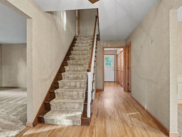2689 Lake Bluff Terrace