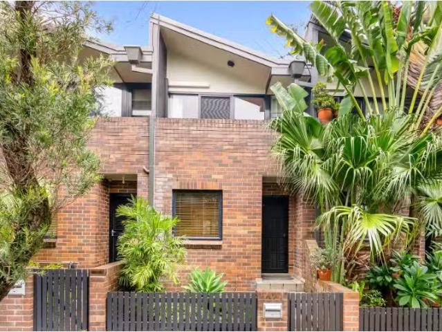 2/68 70 Ross Street, Forest Lodge Townhouse for rent Listed b.