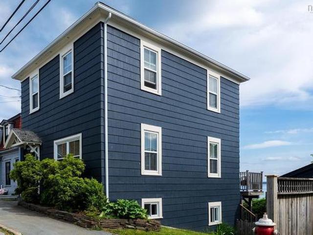 268 Montague Street, Lunenburg, NS, B0J 2C0 house for sale | Listing ID 202616 | Royal LePage